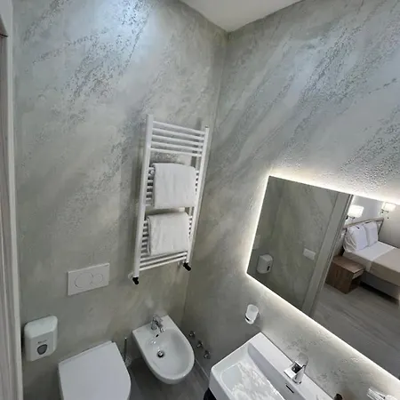 בית הארחה Sunset House פירנצה