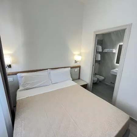 בית הארחה Sunset House פירנצה